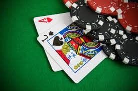 Studio Allbet dengan meja live dealer, kamera profesional, dan perlengkapan broadcast HD